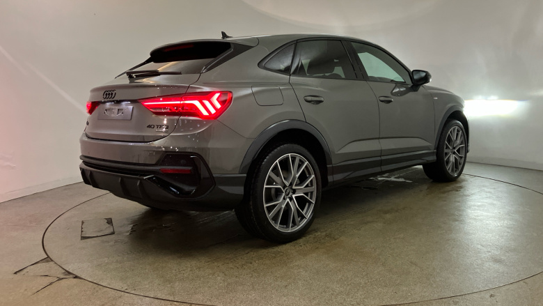 Audi Q3 40 TFSI Quattro Black Ed 5dr S Tronic [Tech Pack] Petrol Estate